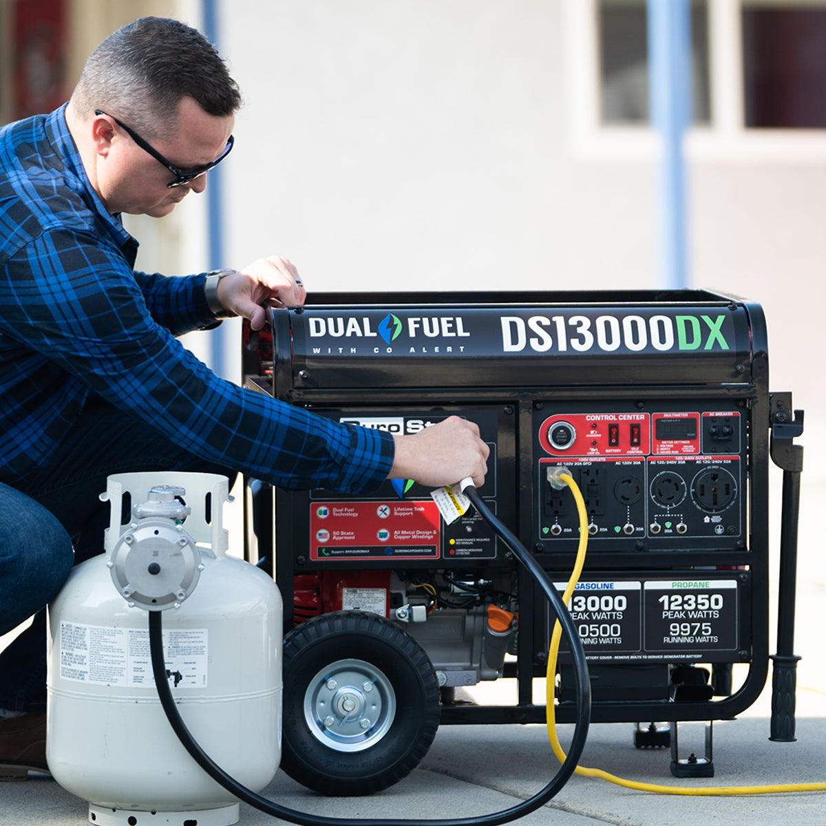 DuroStar DS13000DX 13,000W/10,500W 500cc Electric Start Dual Fuel Portable Generator w/ CO Alert